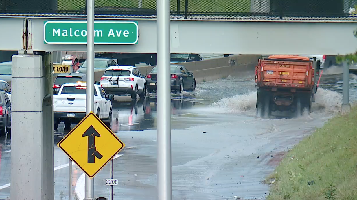 Heavy rain causes flooding in Oakland and Wayne counties
